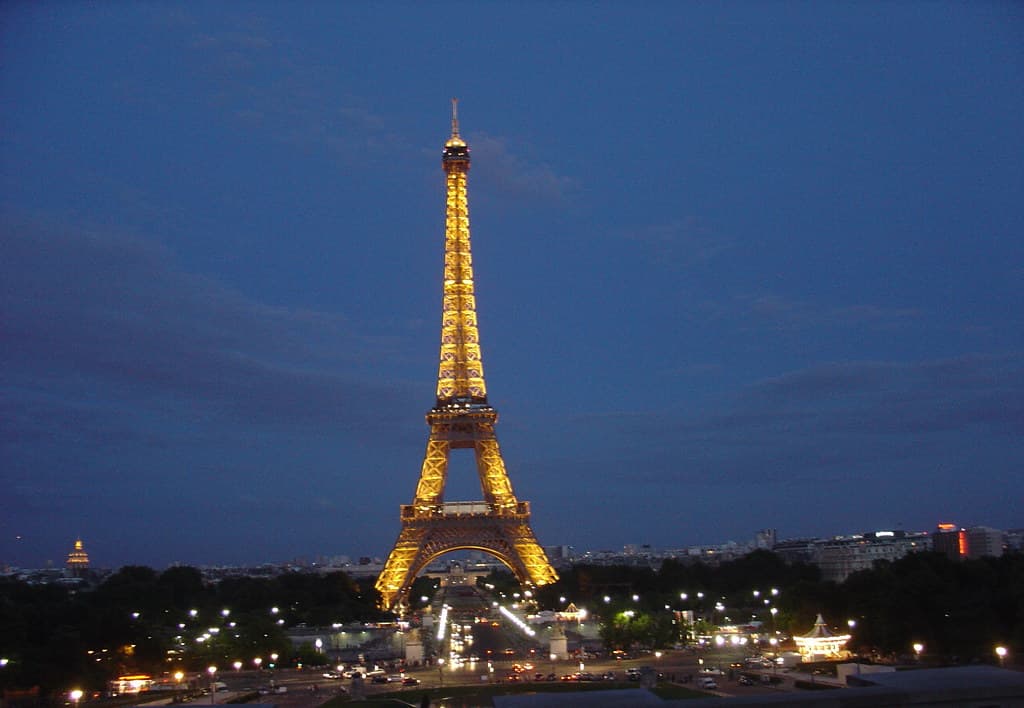 Tháp Eiffel, Pháp